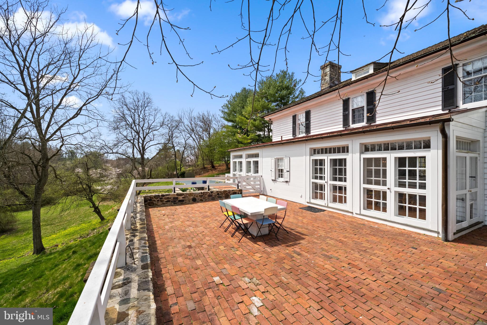 RADNOR HUNT - Residential