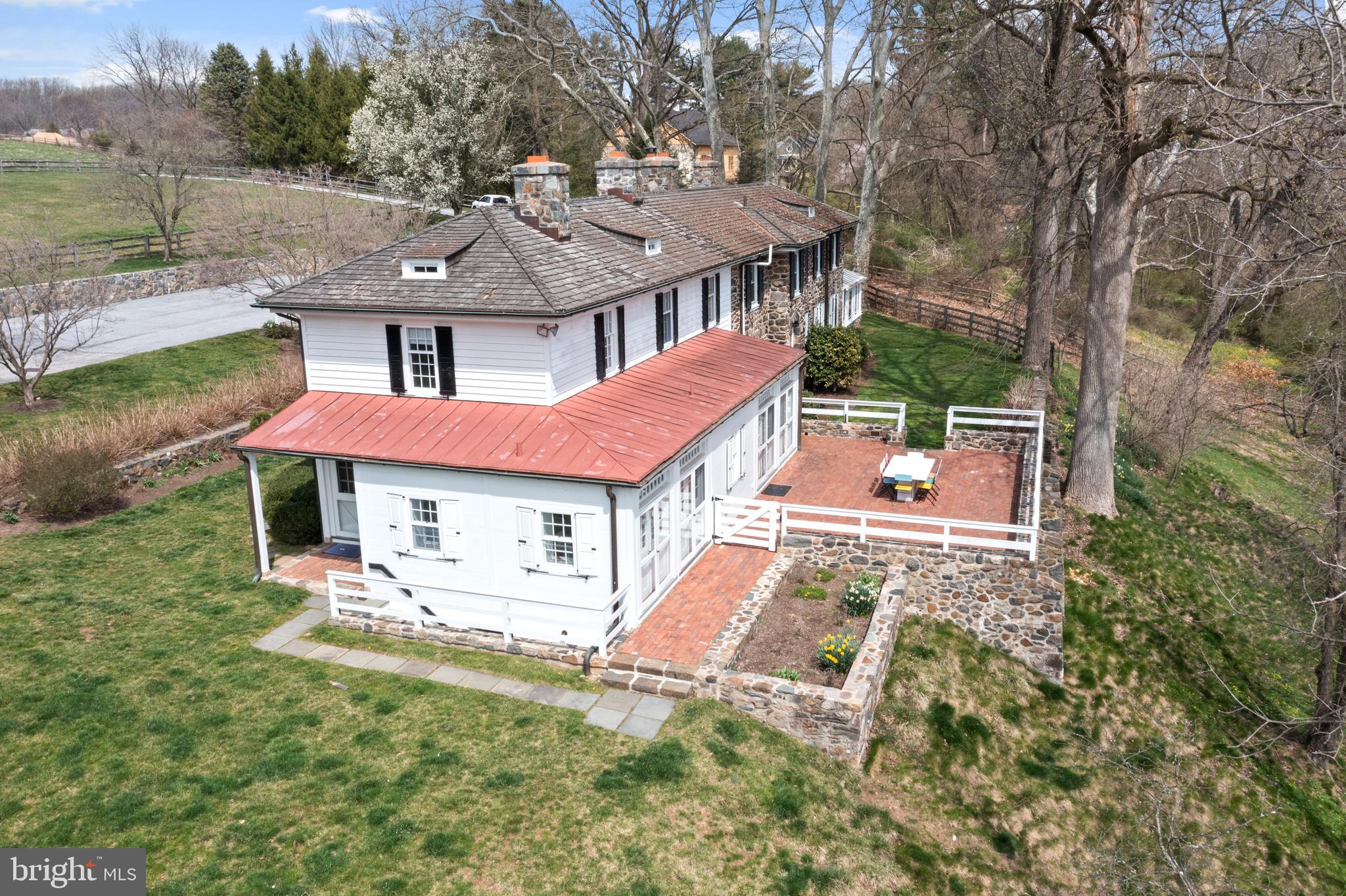 RADNOR HUNT - Residential