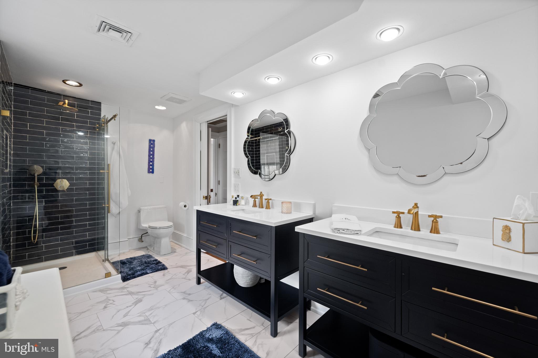 RADNOR HUNT - Residential