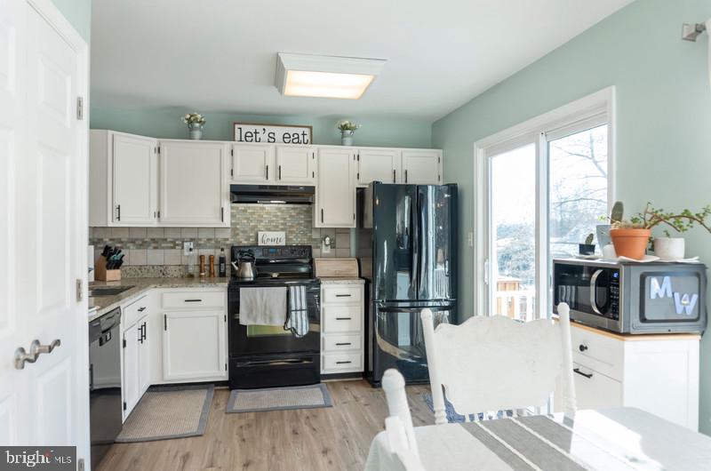 CONSTANT FRIENDSHIP - Residential