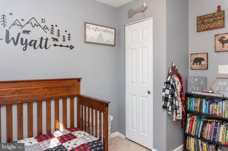 CONSTANT FRIENDSHIP - Residential