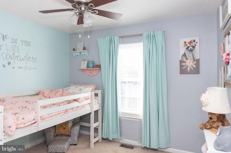 CONSTANT FRIENDSHIP - Residential