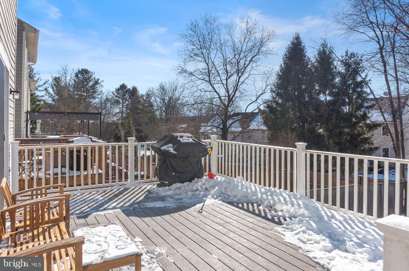 CONSTANT FRIENDSHIP - Residential