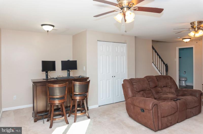 CONSTANT FRIENDSHIP - Residential