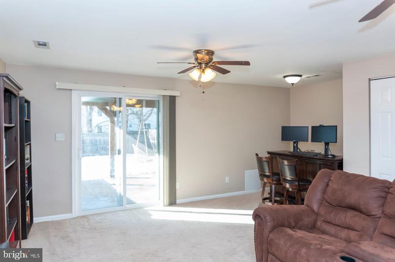 CONSTANT FRIENDSHIP - Residential