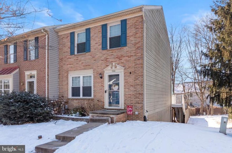 Fabulous light filled EOG townhome in the extremely convenient location to shopping, dining and all major highways (I95).  Spacious kitchen with kitchen table space, recently updated cabinets, granite counters,  with sliders to enjoy outdoor living.  The deck overlooks the large corner fenced yard backing to a wooded buffer.  Updated double-pane windows throughout; fully finished lower level with full  bath and a walkout to a large patio.   Updates include: New roof 2017; newer furnace and CAC 2018; Water heater 2020; bathrooms and kitchen updated; new luxury vinyl plank flooring this week; privacy fence and re-built garden retaining wall and recently freshly painted.

All the modern updates with peaceful living in the conveniently sought after Constant Friendship!