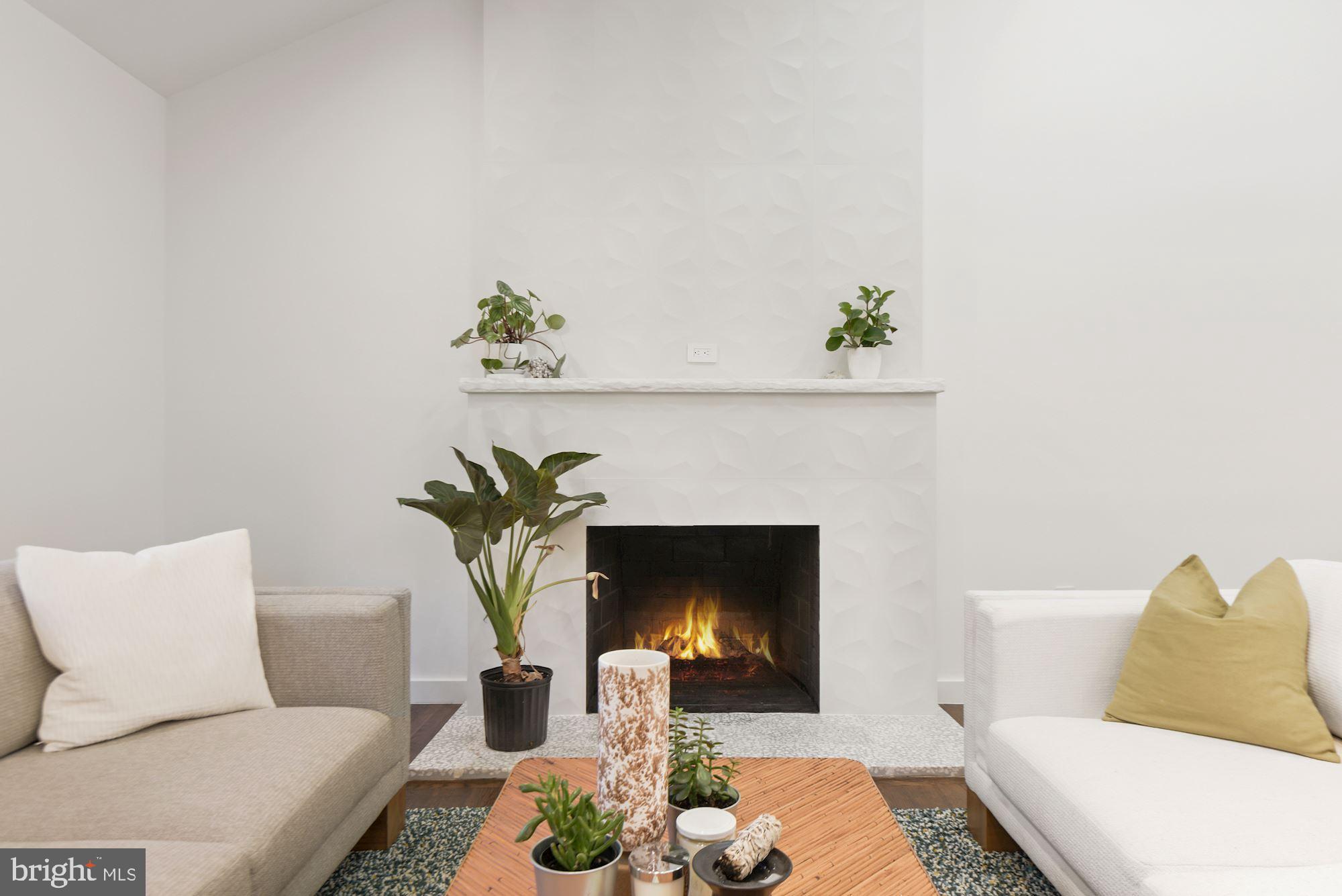 LAKE BARCROFT - Residential