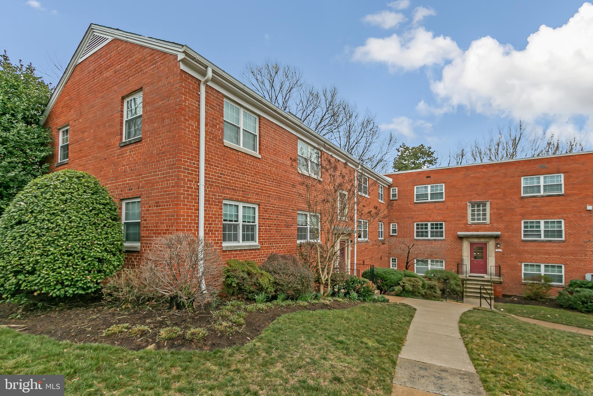 ARLINGTON HEIGHTS - Residential