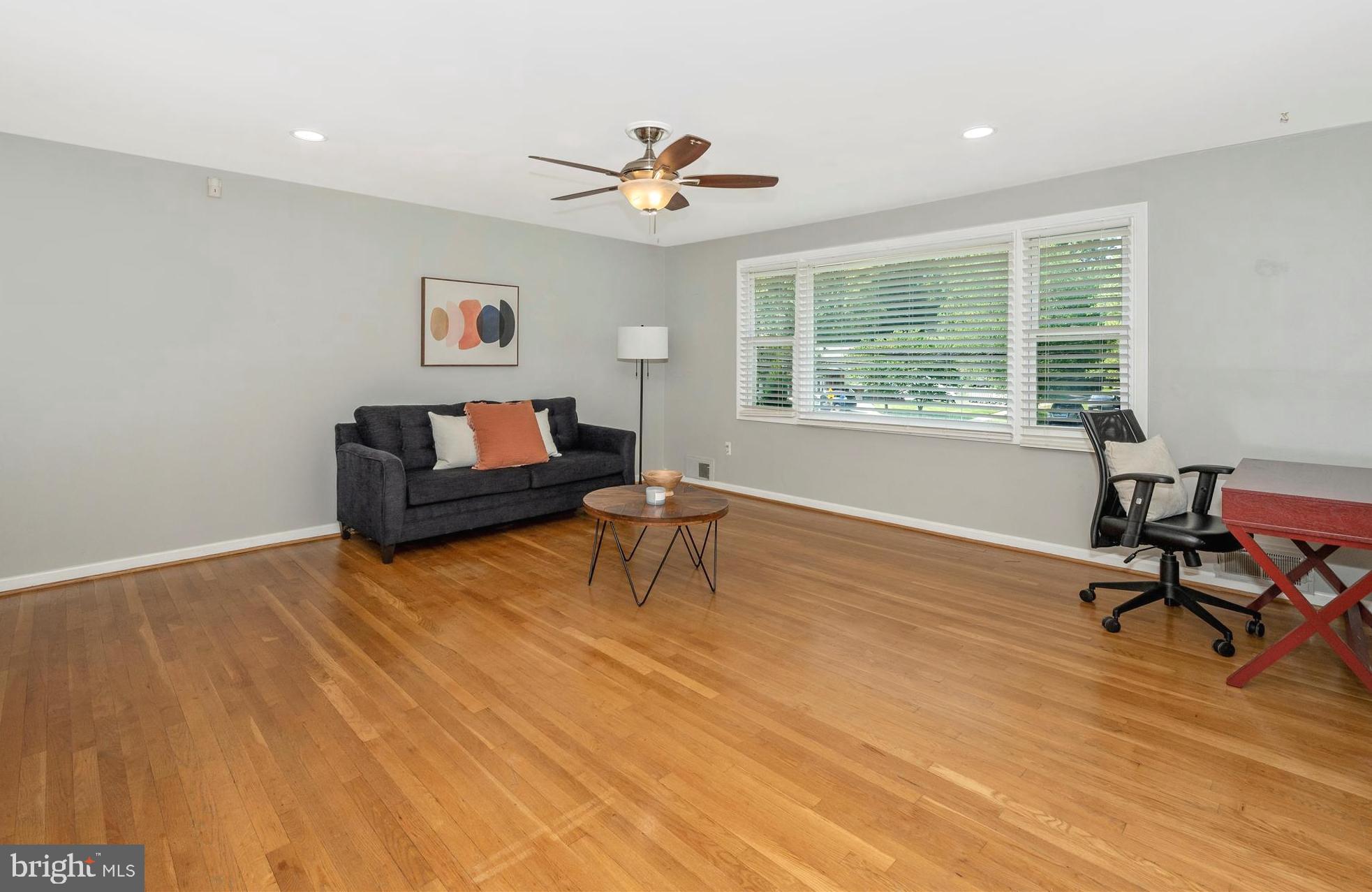 BEL PRE WOODS - Residential