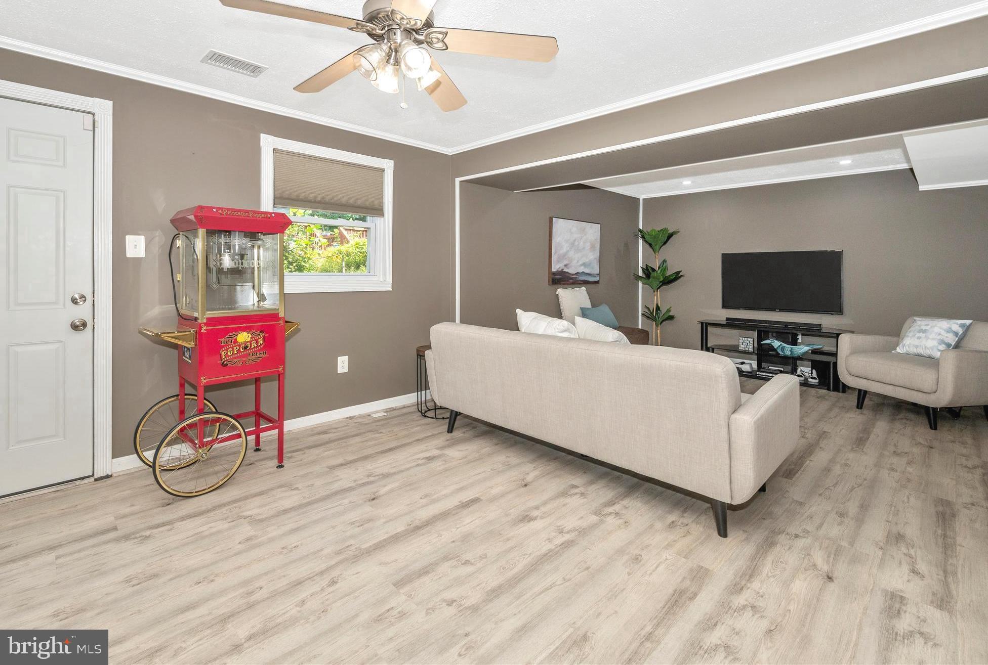 BEL PRE WOODS - Residential