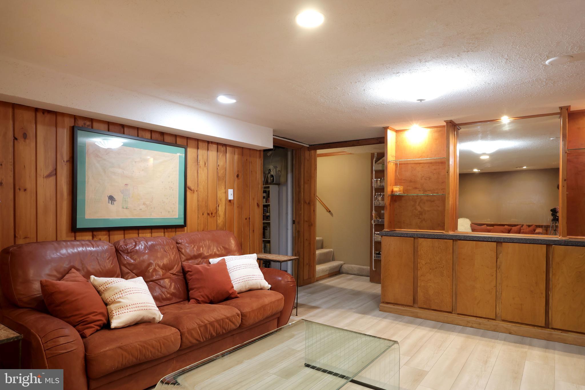 HOLMES-FOSTER - Residential