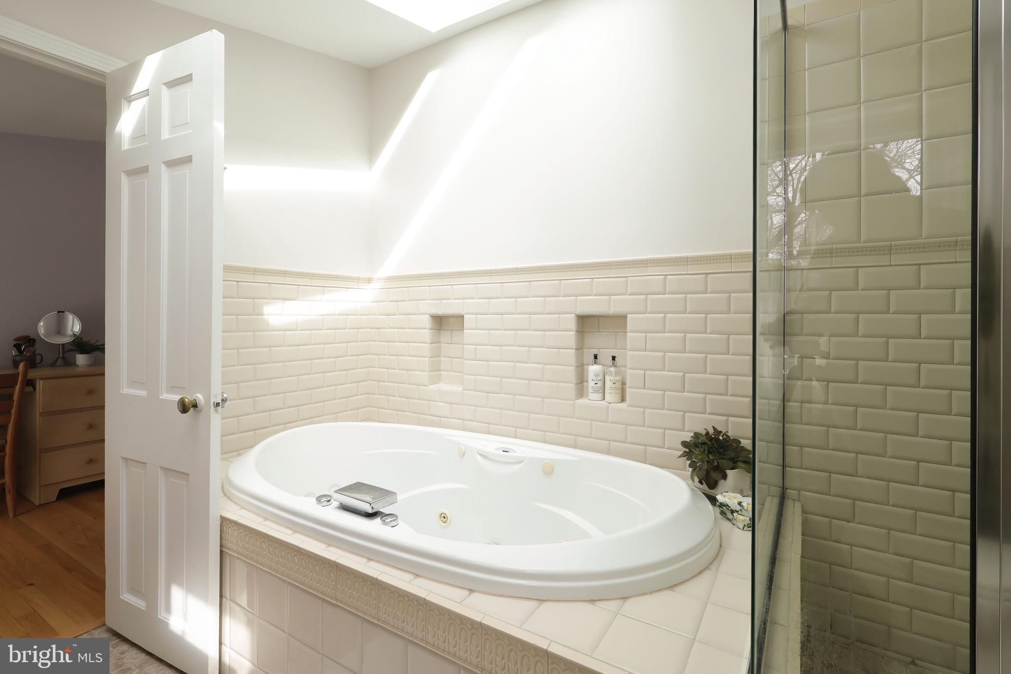 HOLMES-FOSTER - Residential