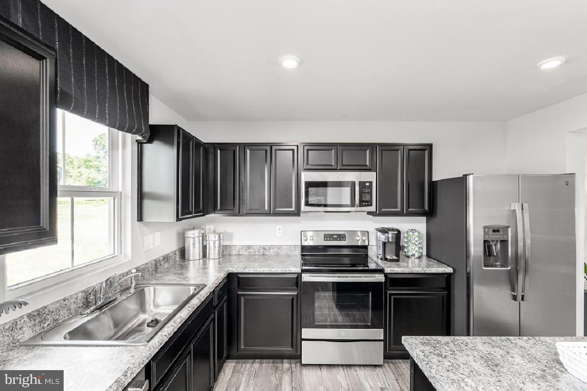 THE LAKES AT MARTINSBURG - Residential