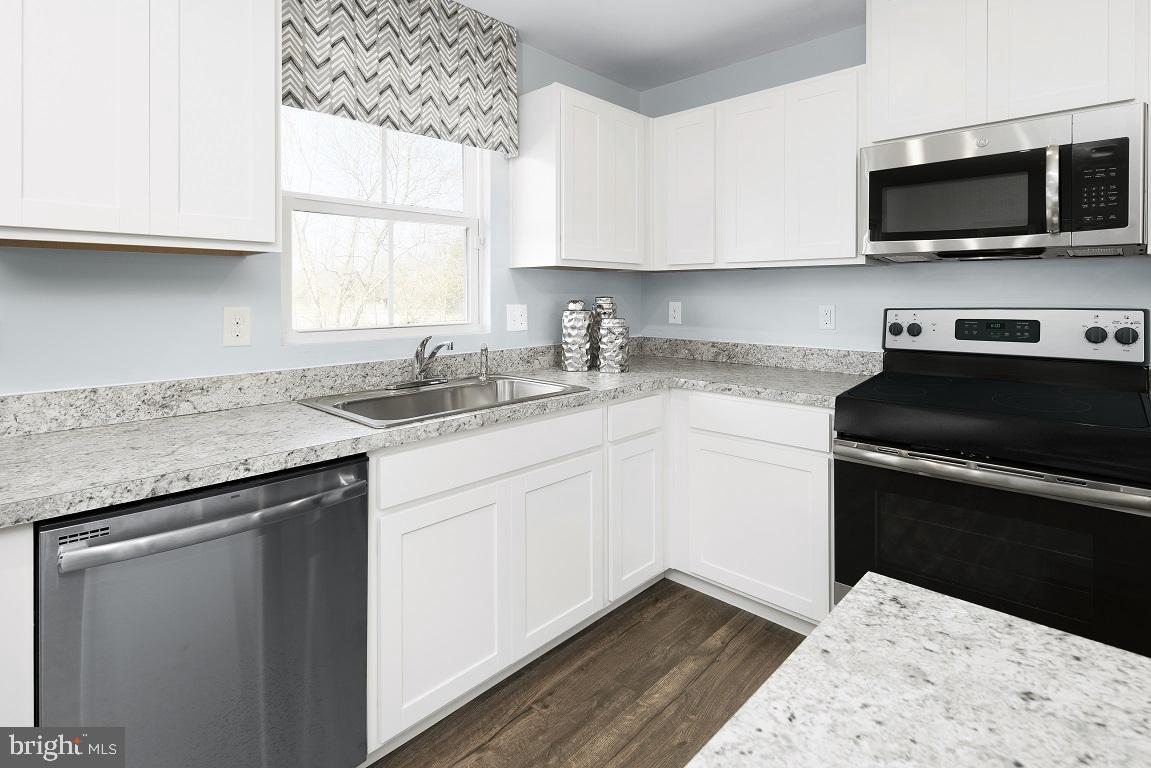 THE LAKES AT MARTINSBURG - Residential