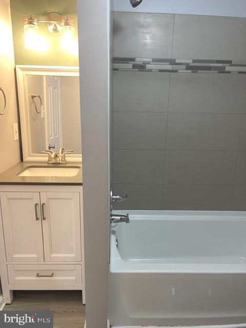 VAN DYKE MANOR - Residential Lease