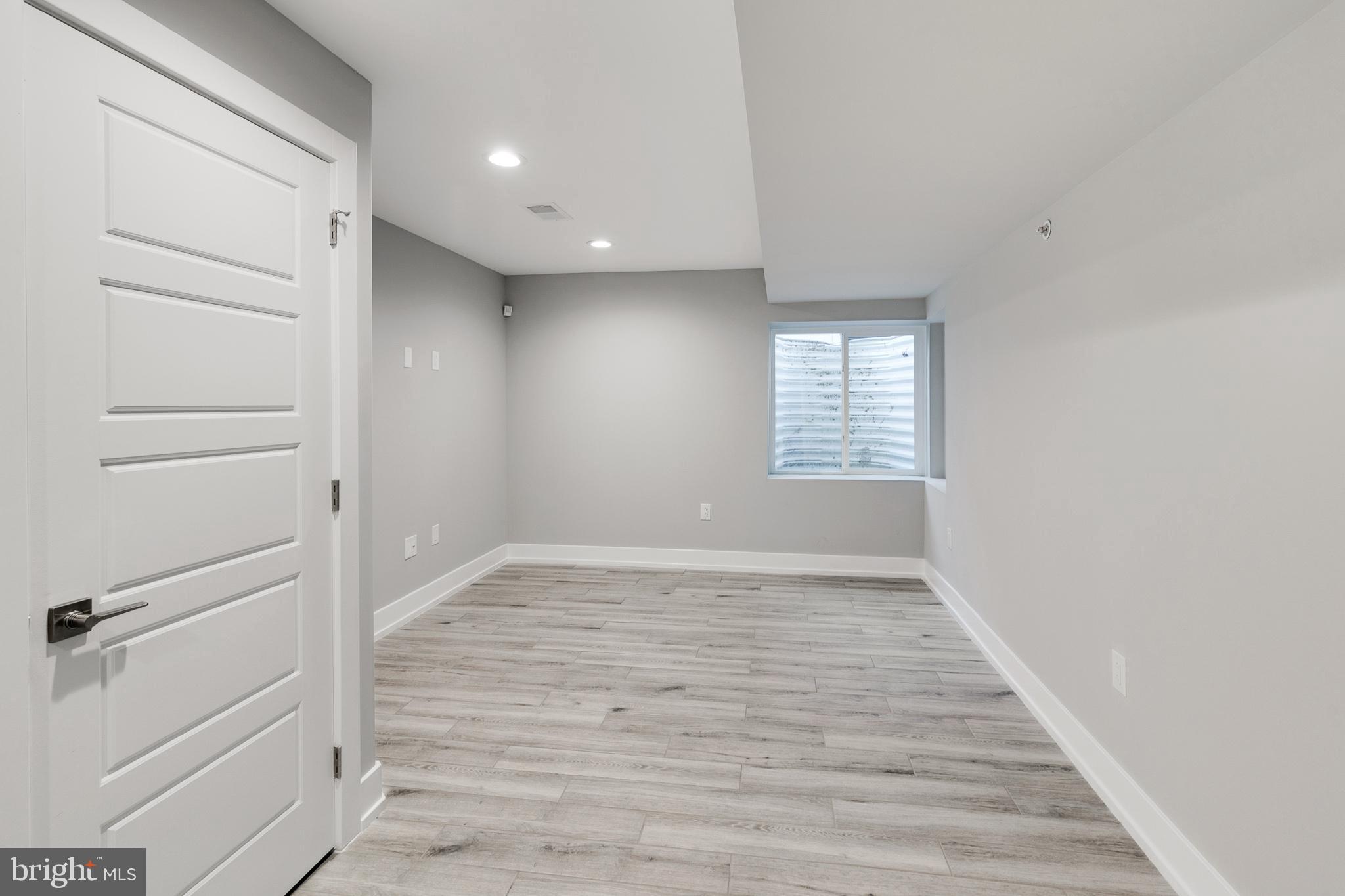 LOWER MOYAMENSING - Residential