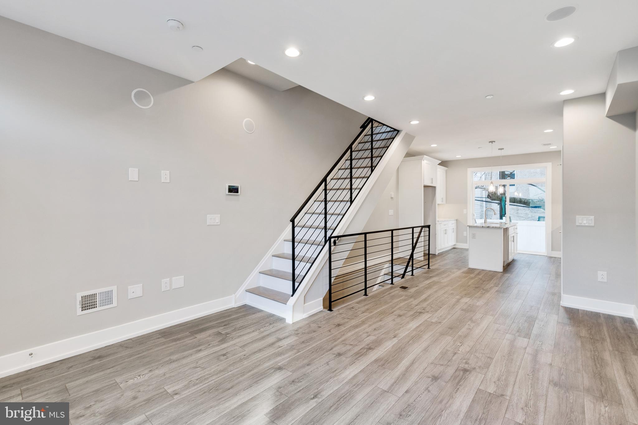 LOWER MOYAMENSING - Residential