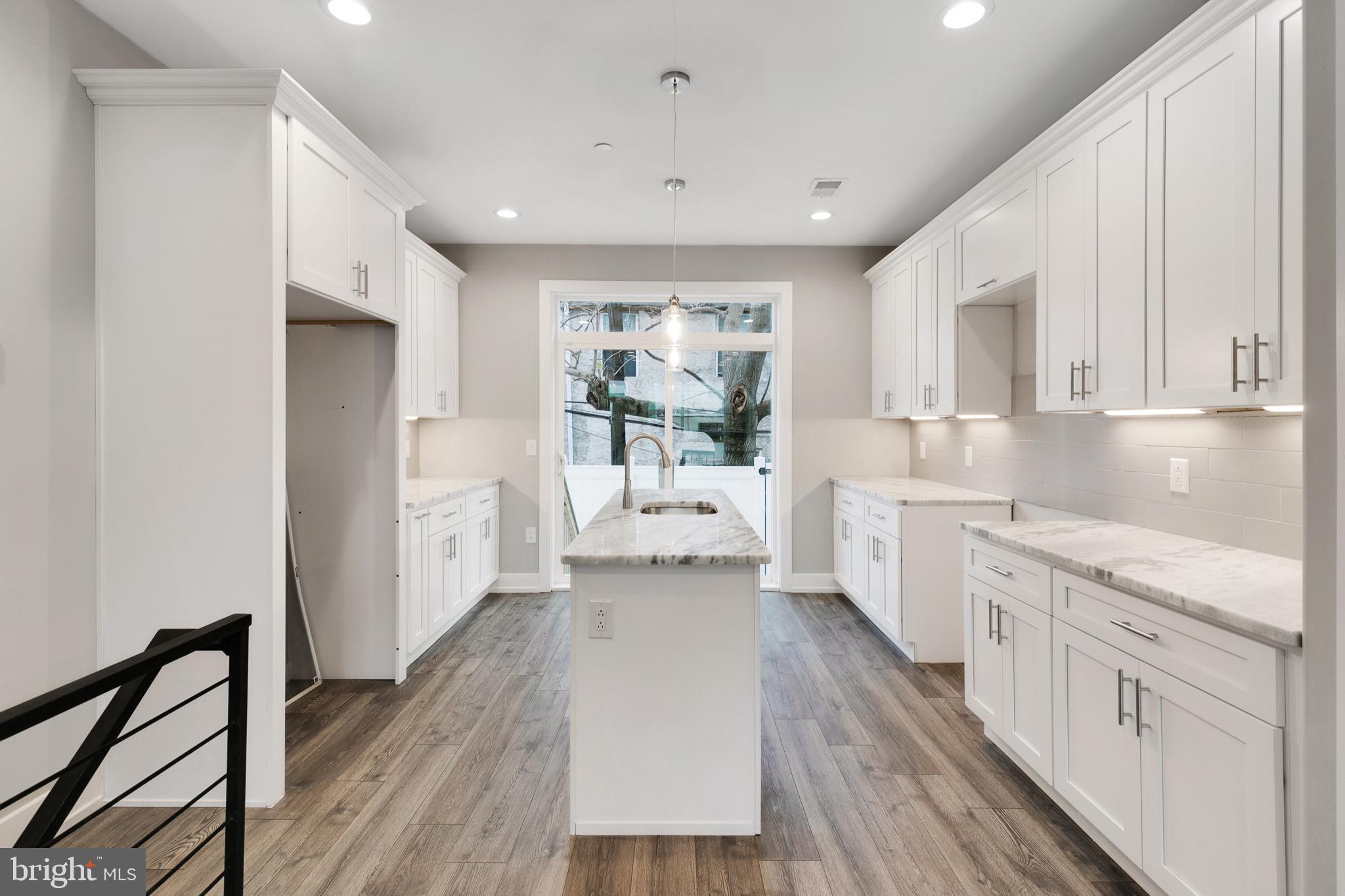 LOWER MOYAMENSING - Residential