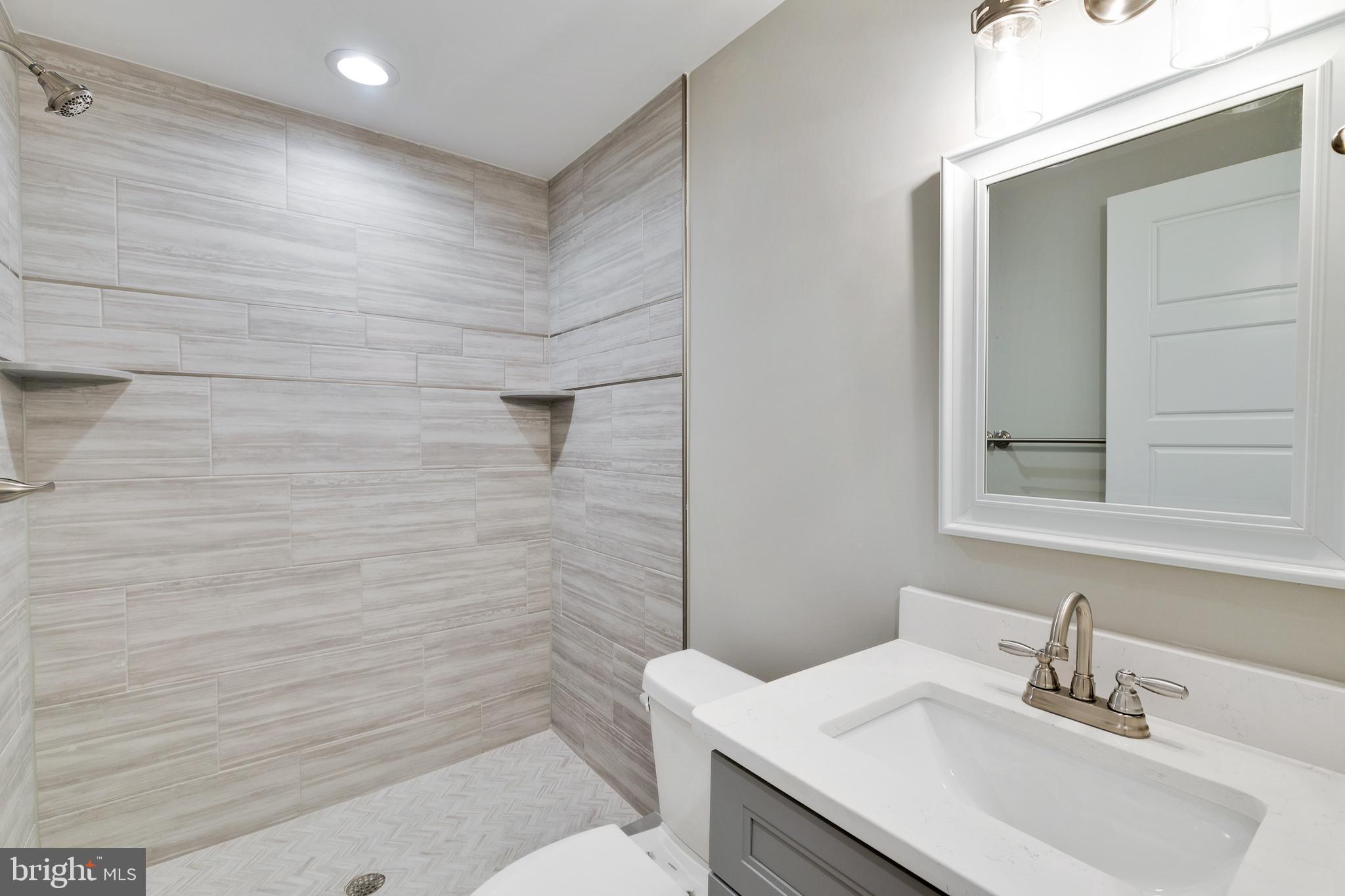 LOWER MOYAMENSING - Residential