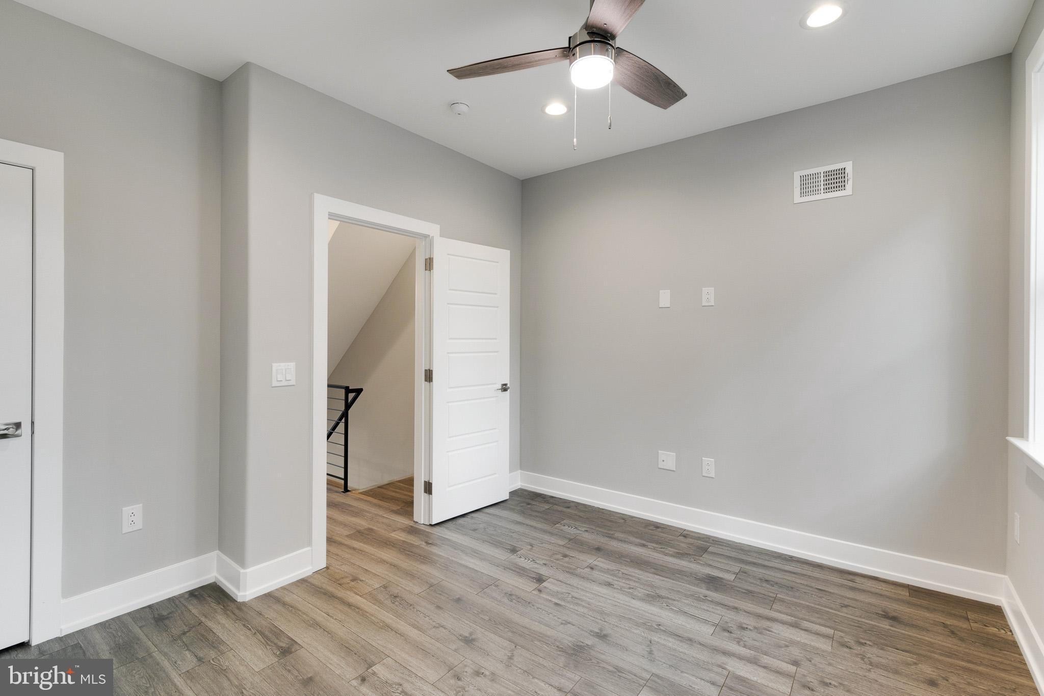 LOWER MOYAMENSING - Residential