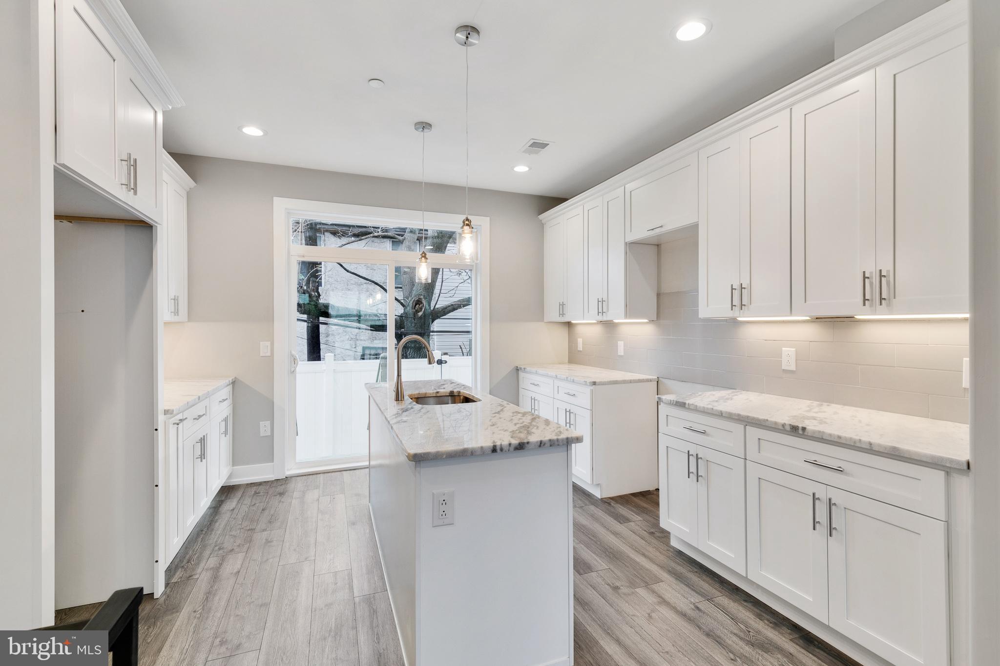 LOWER MOYAMENSING - Residential