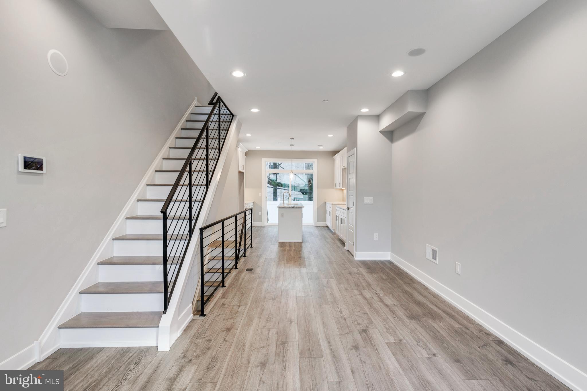 LOWER MOYAMENSING - Residential