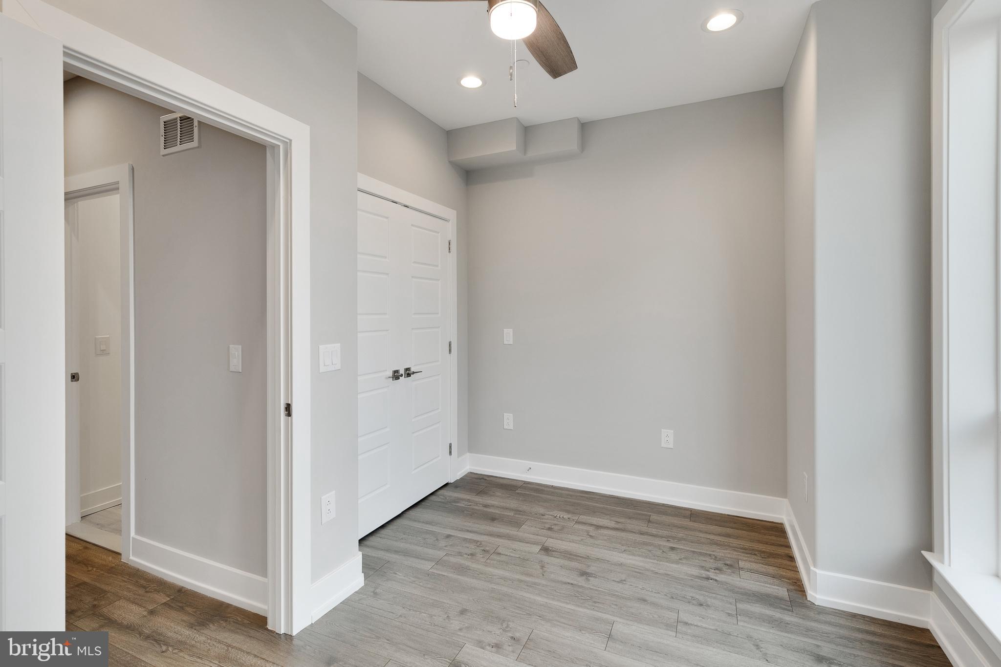 LOWER MOYAMENSING - Residential