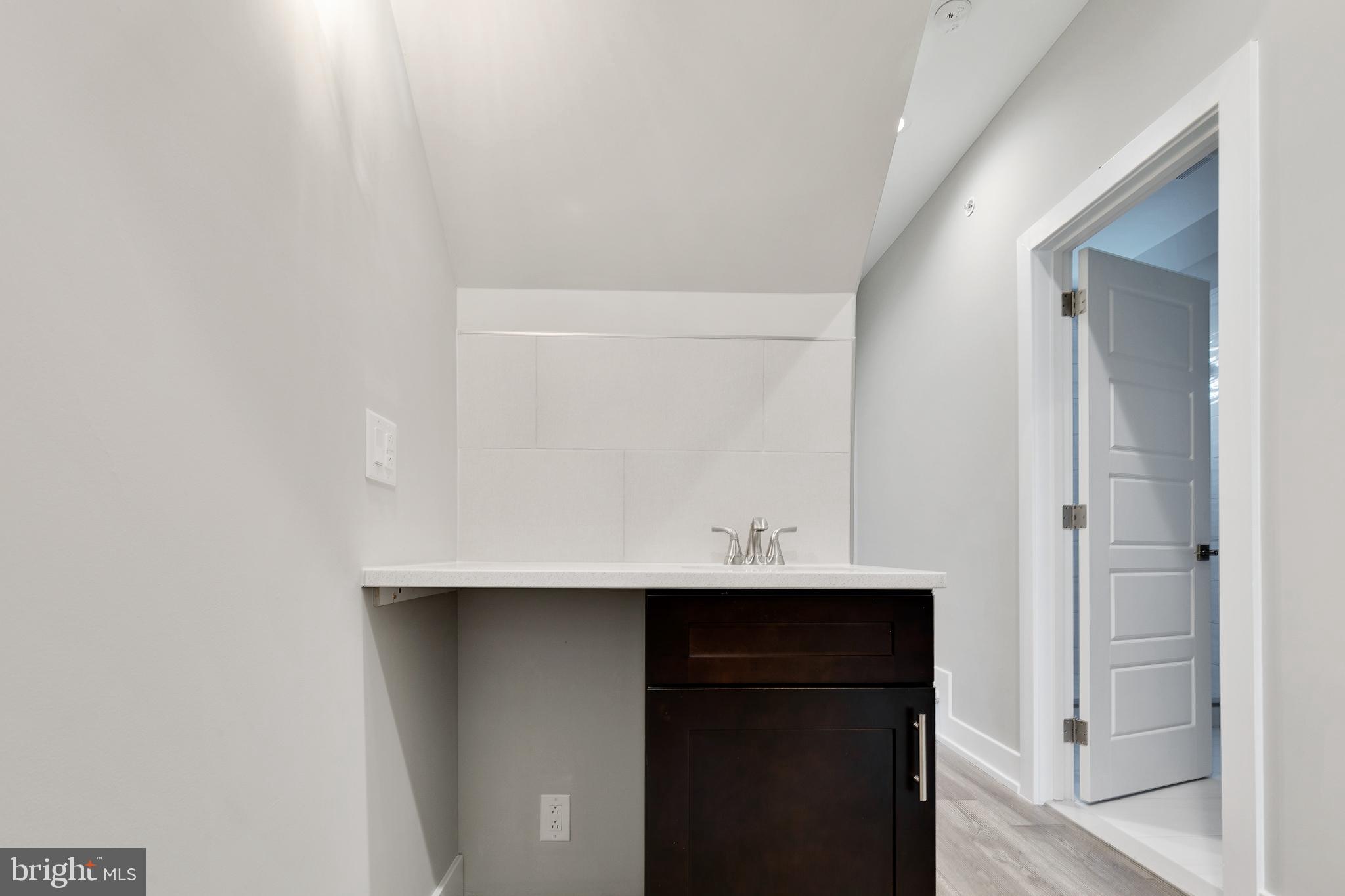 LOWER MOYAMENSING - Residential