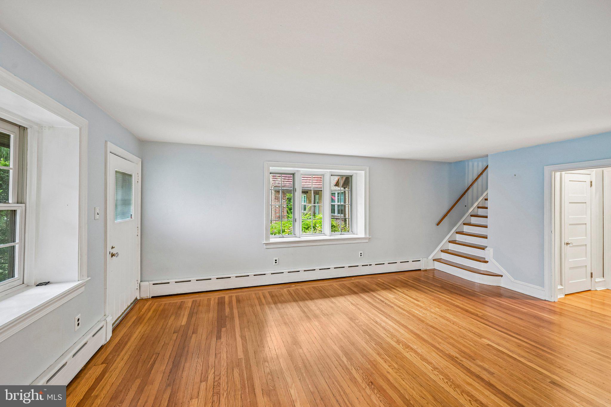 12 WINDSOR CIRCLE