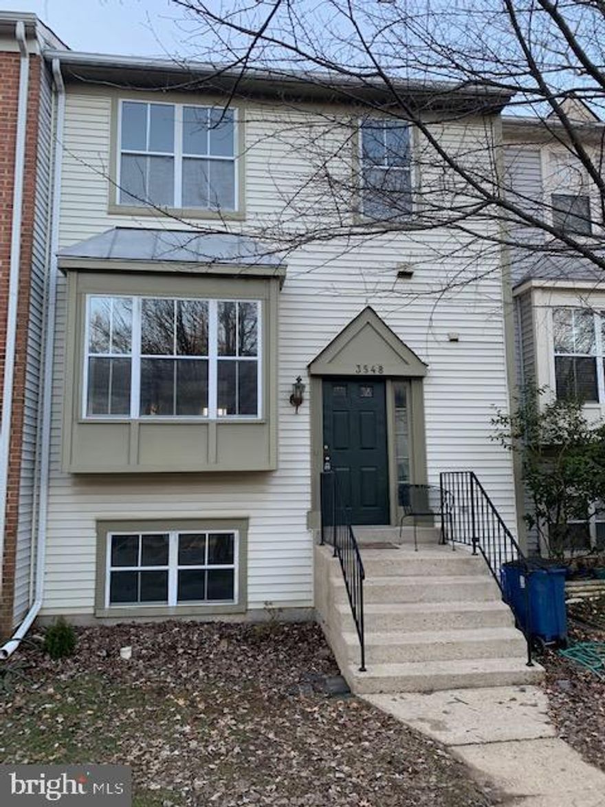 This house sparkles and shines!!! 3 Bedrooms and 2 Full Baths on Upper Level, and an additional Bedroom and Full Bath on Lower Level. Walkout Basement; deck off Living Room. Bright and spacious! Pool, tot lots, and more at your doorstep! Wonderful neighborhood just walking distance to Olney Town Center and restaurants! Send in application; app fee is paid on line once we receive it. Standard GCAAR Application, no online application. Must provide a rental application for each occupant 18 years of age and older. Must also provide photo id's and proof of income.