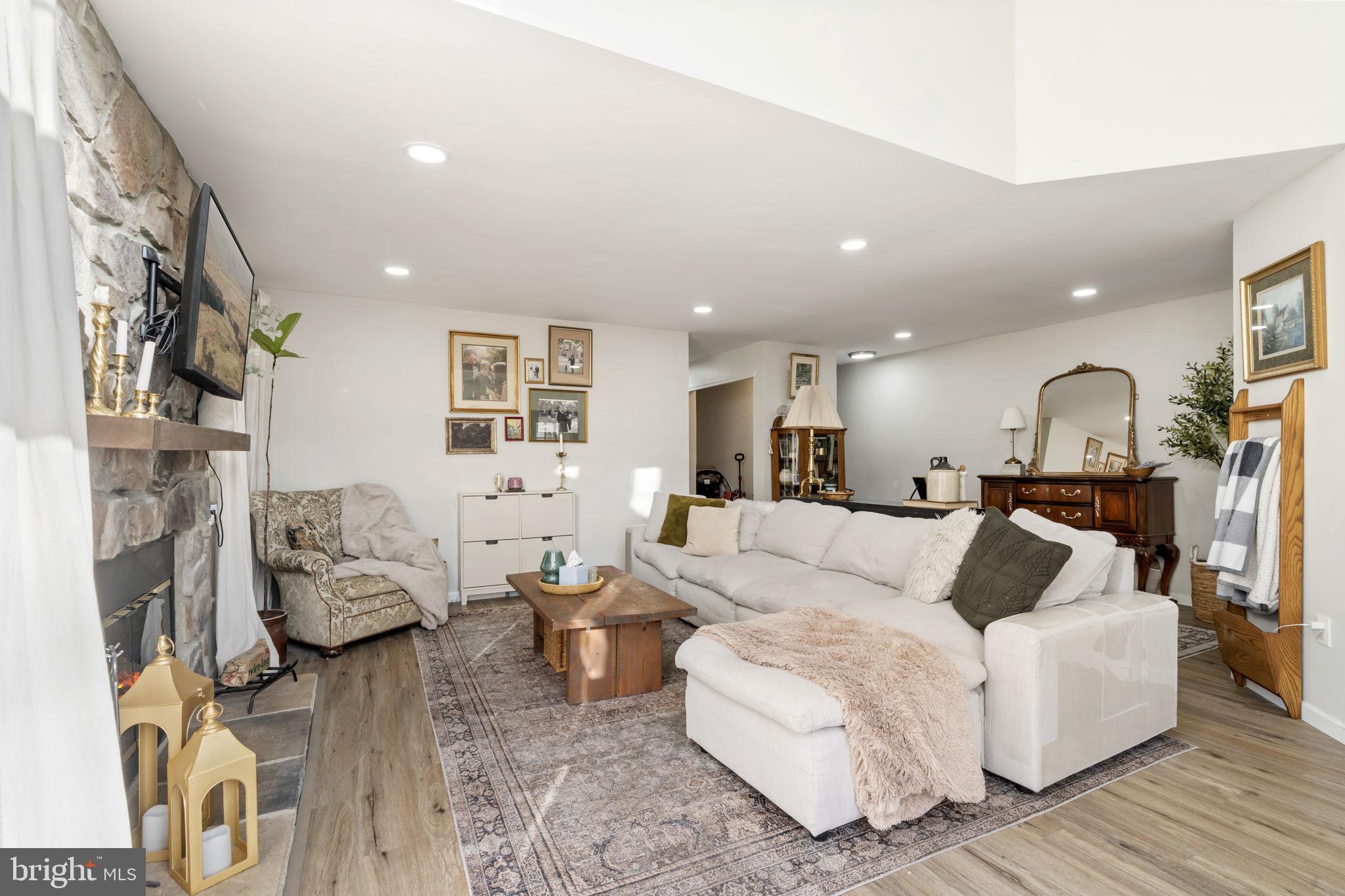 363 GREEN MEADOW LANE