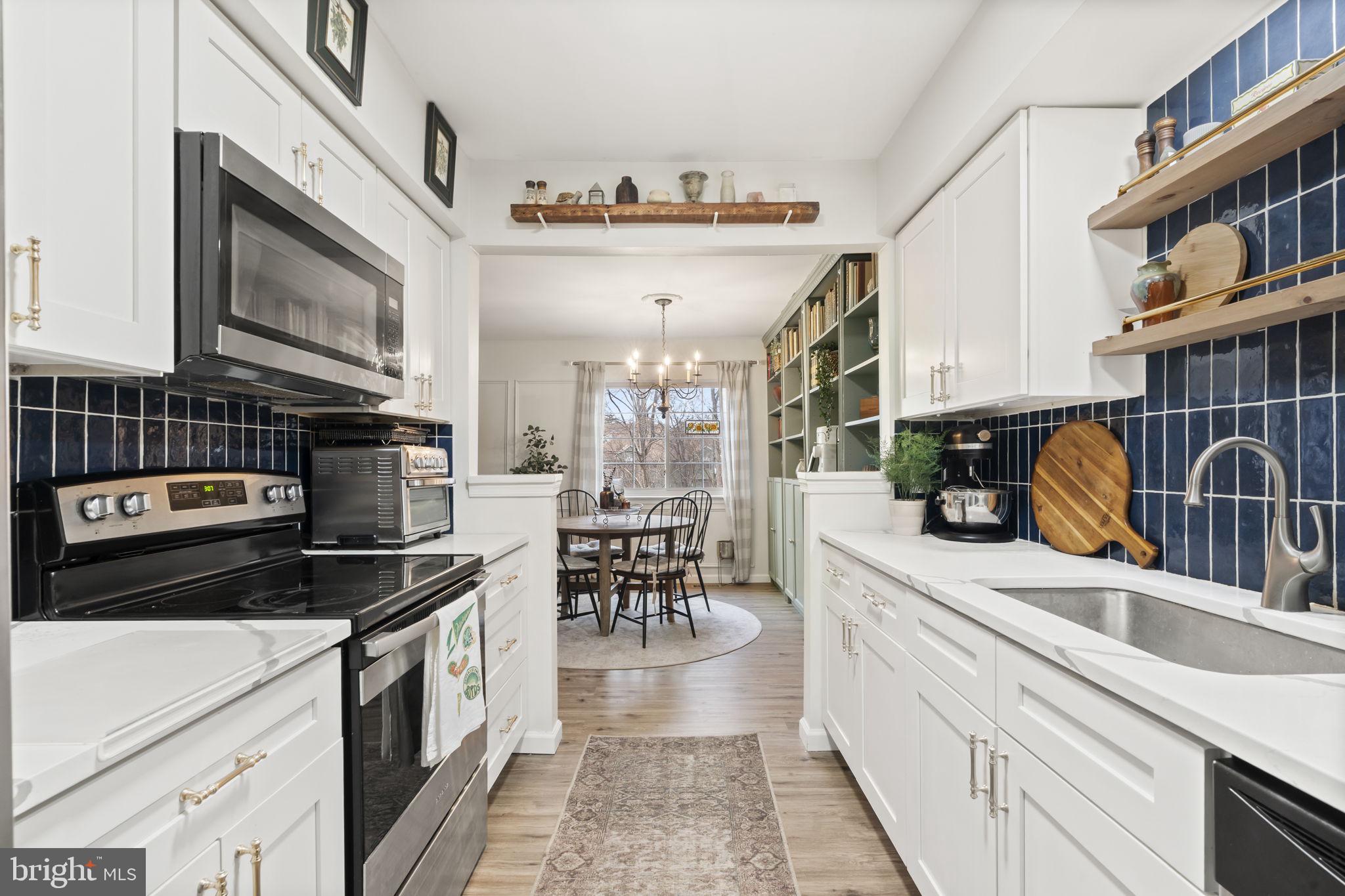 363 GREEN MEADOW LANE