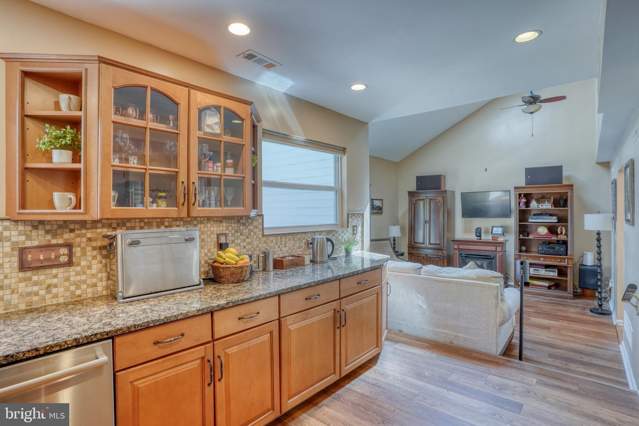 1275 N FARMVIEW DRIVE