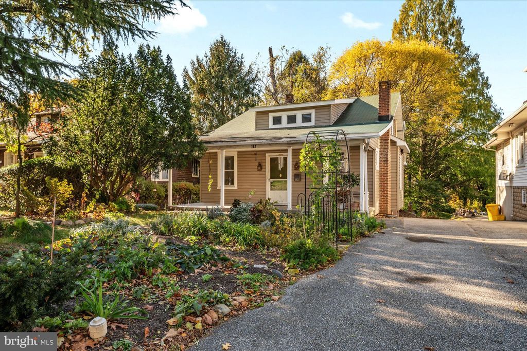 Photo of 112 S Camp Meade Road, LINTHICUM HEIGHTS, MD 21090 (MLS # MDAA2130294)