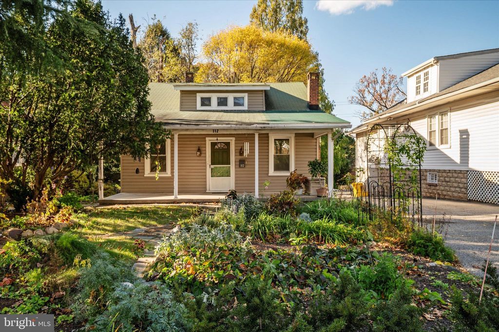 Photo of 112 S Camp Meade Road, LINTHICUM HEIGHTS, MD 21090 (MLS # MDAA2130294)