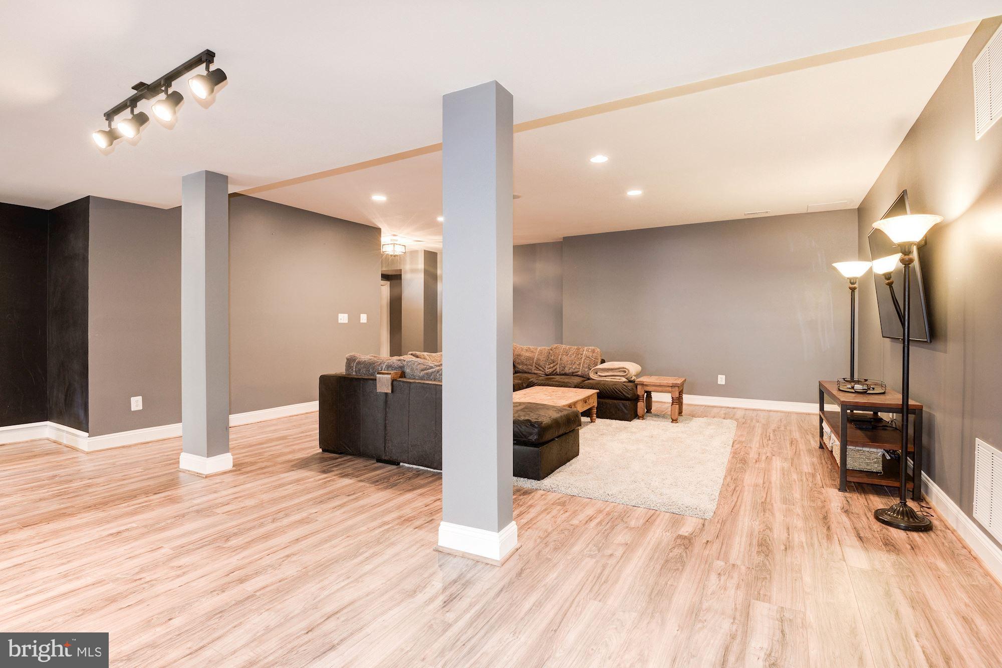 BELMONT COUNTRY CLUB - Residential