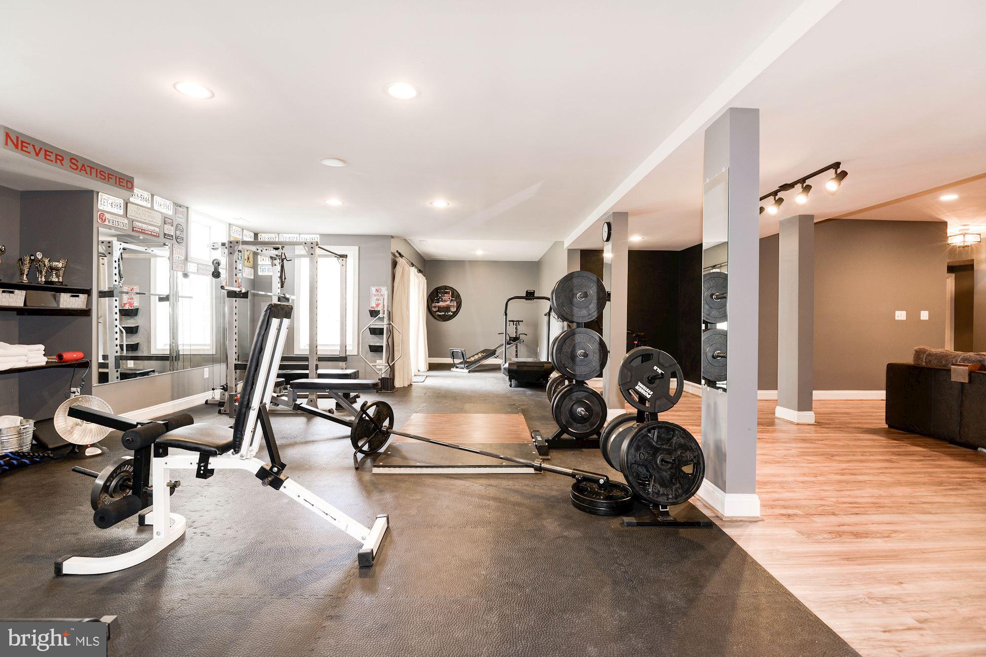 BELMONT COUNTRY CLUB - Residential