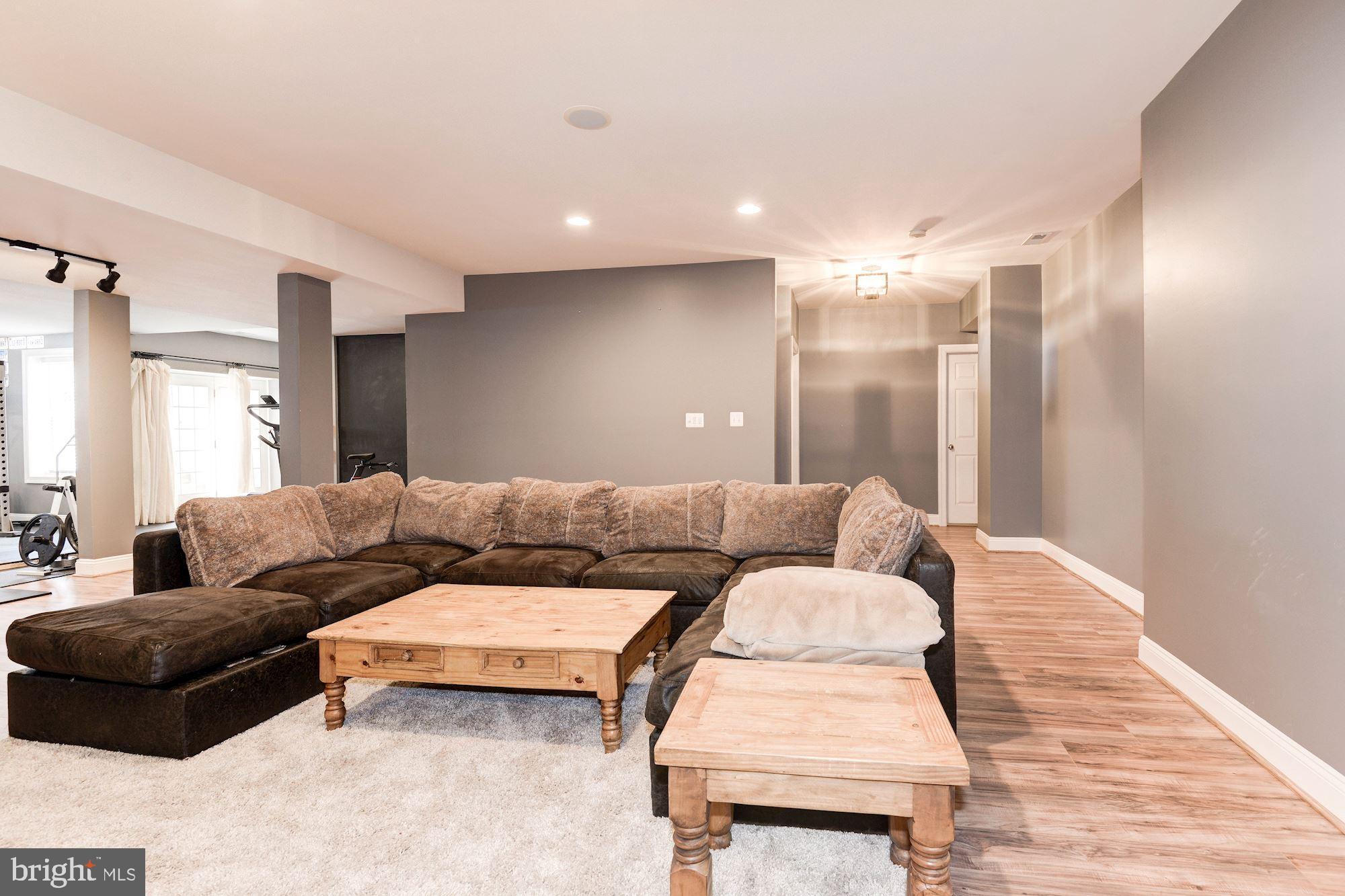 BELMONT COUNTRY CLUB - Residential