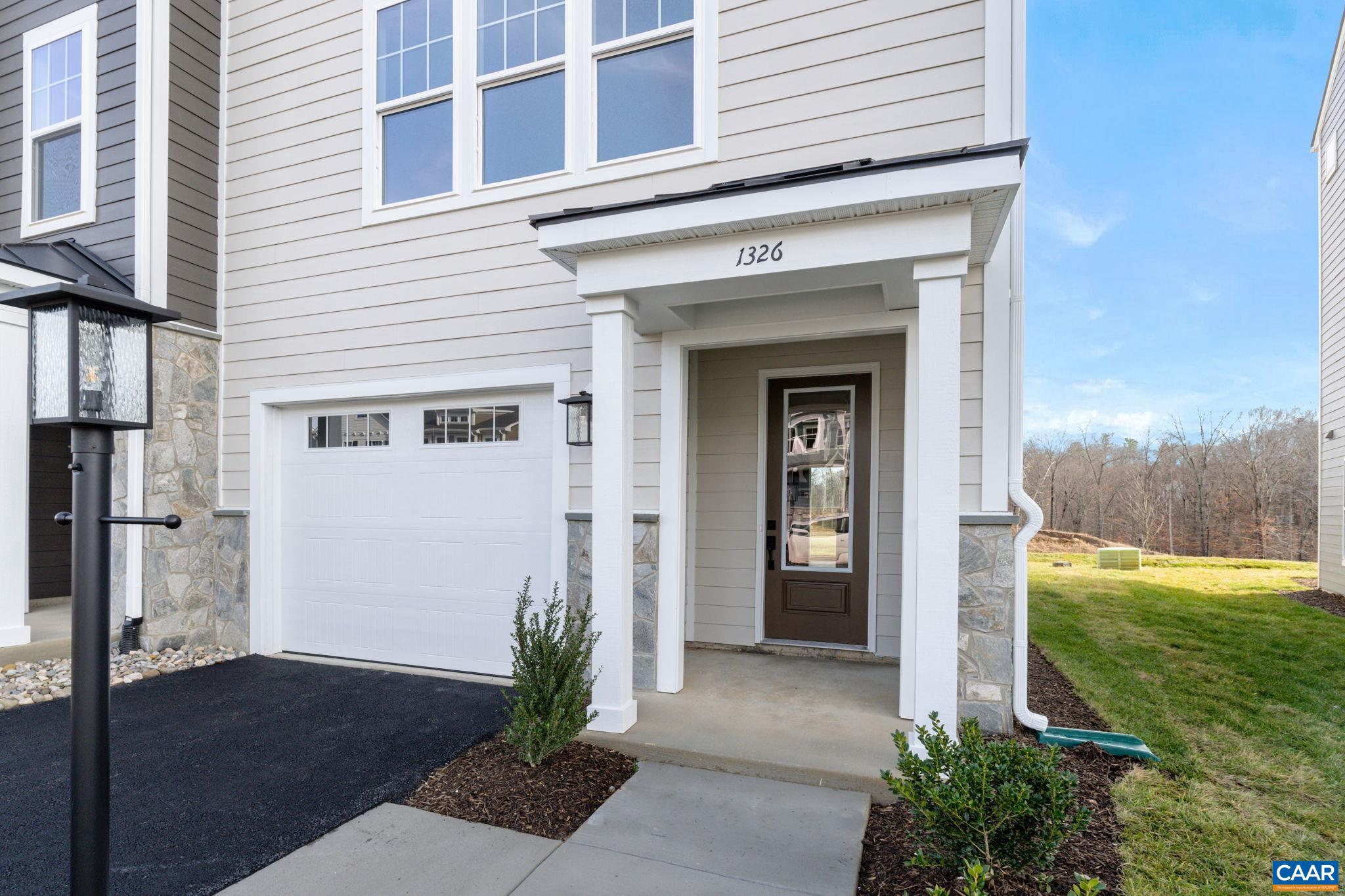 19 TALEN LN