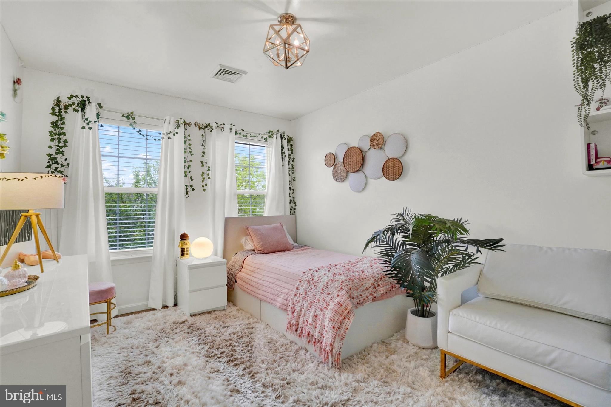 BROWNSTONE MANOR - Residential