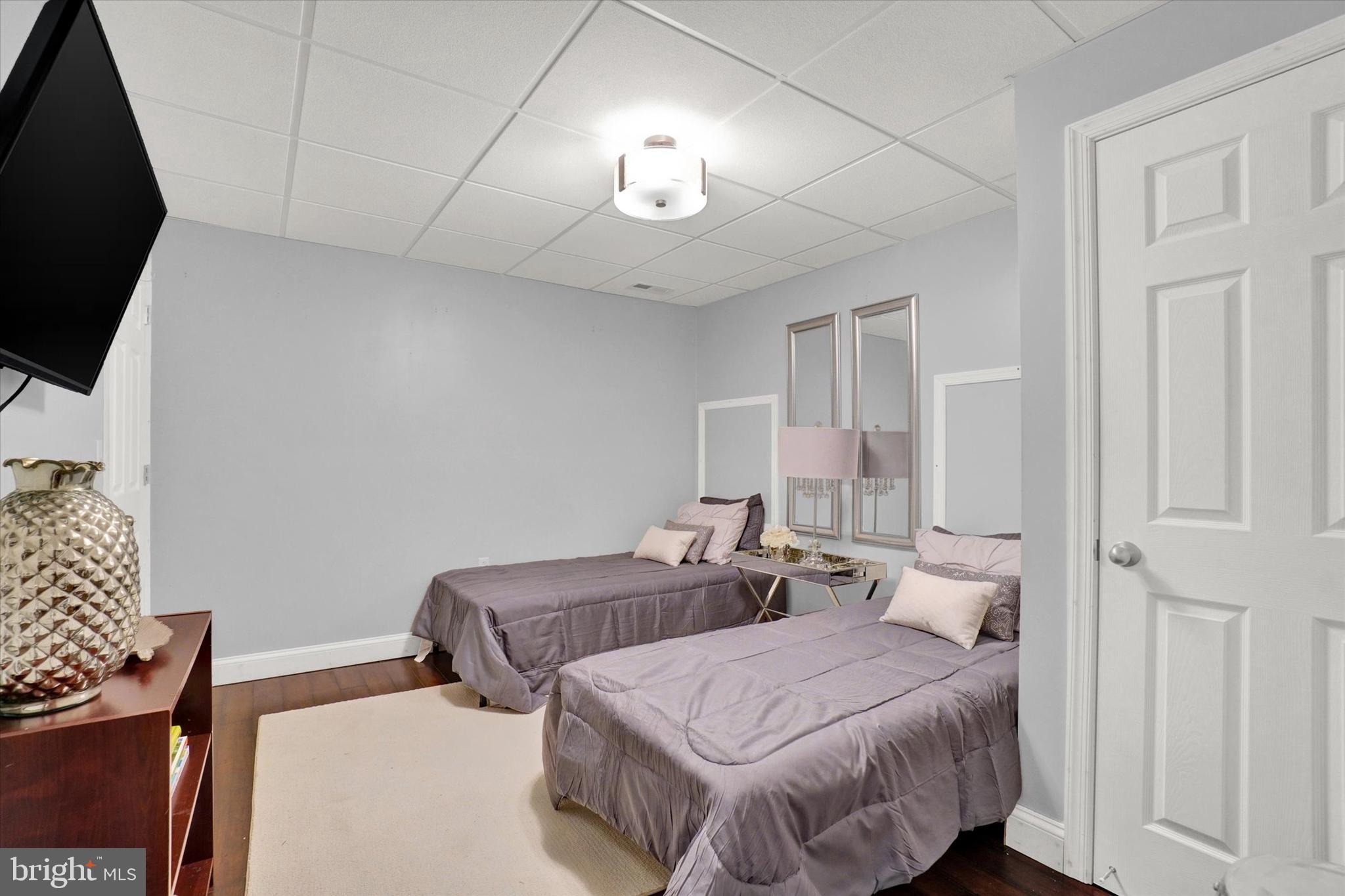 BROWNSTONE MANOR - Residential