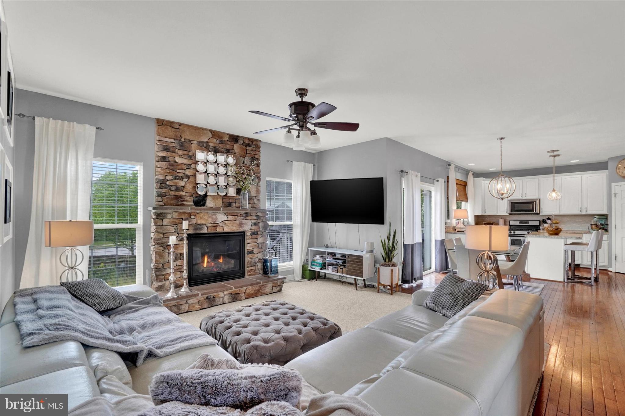 BROWNSTONE MANOR - Residential