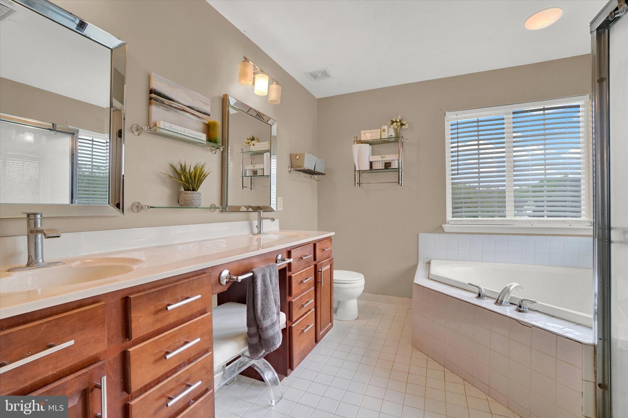 BROWNSTONE MANOR - Residential