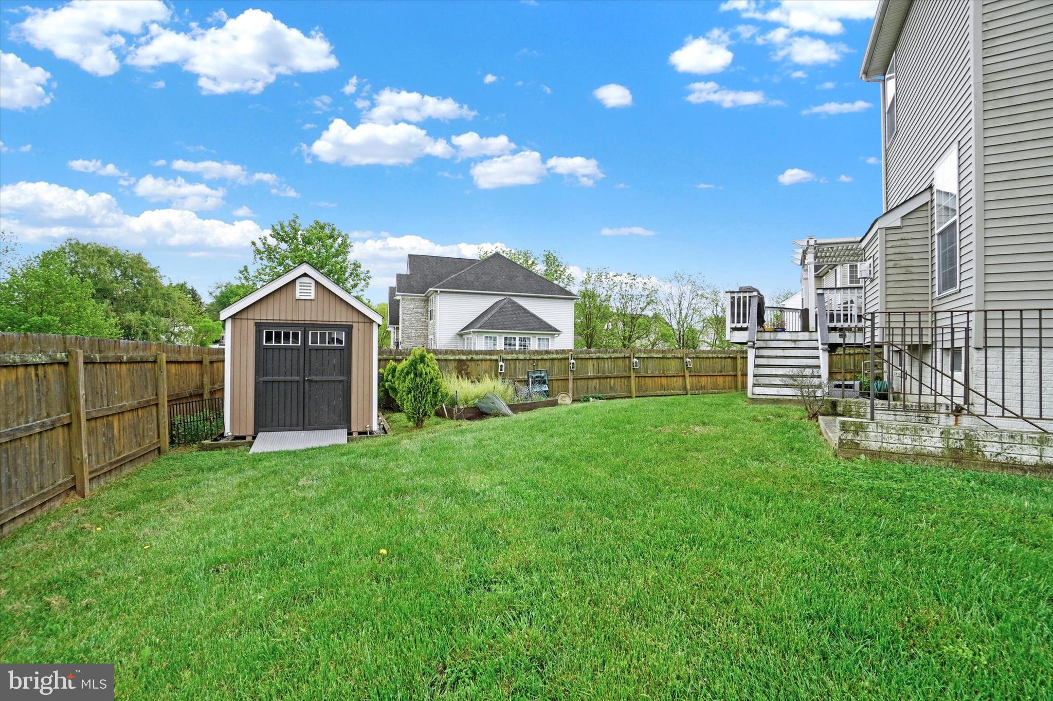 BROWNSTONE MANOR - Residential