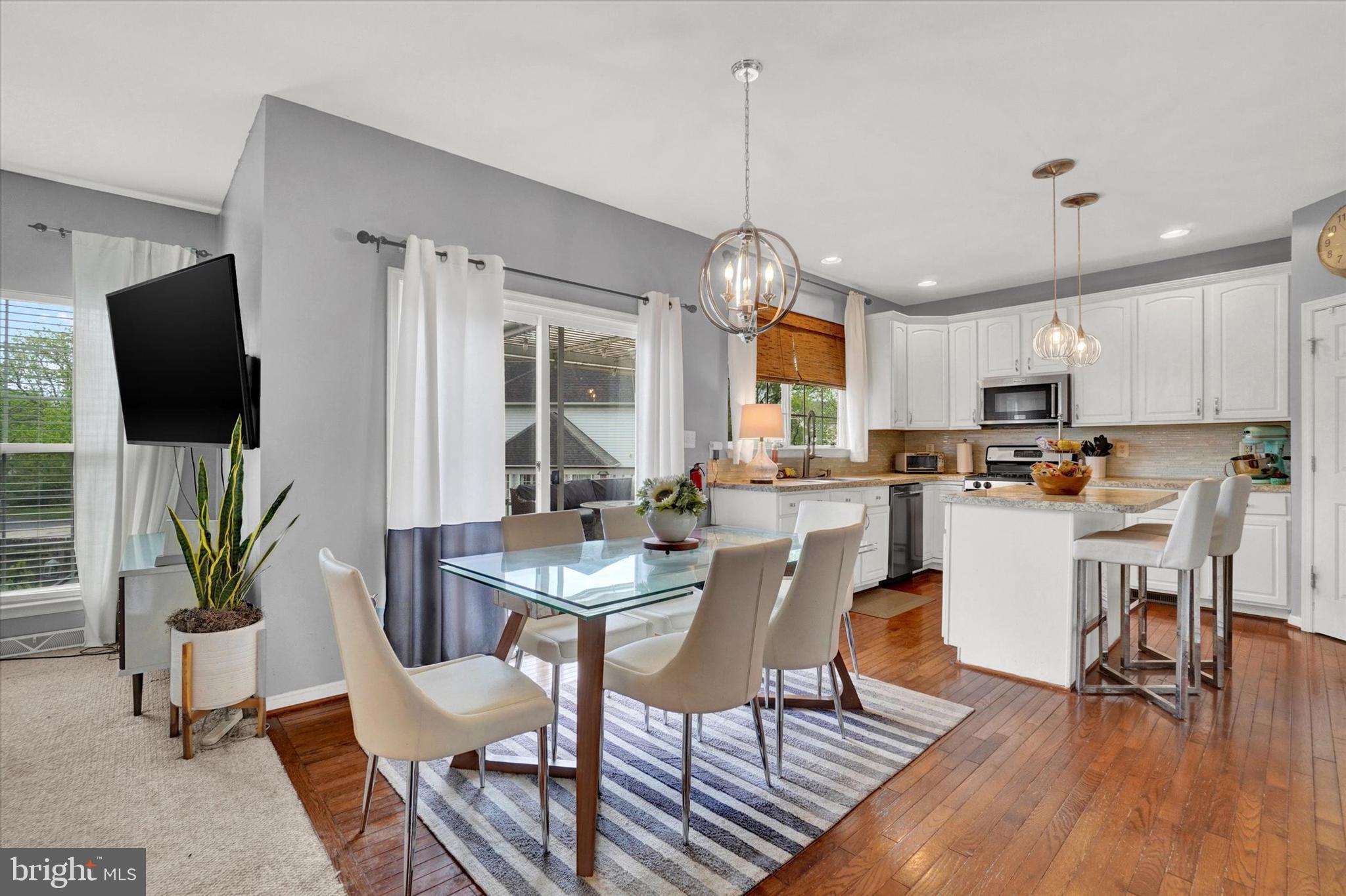 BROWNSTONE MANOR - Residential