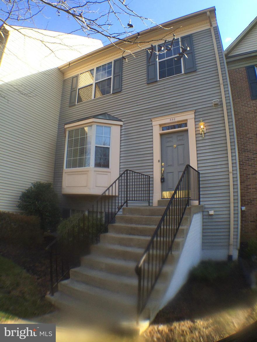 LOVELY TOWNHOME - MOVE IN CONDITION - IMMEDIATE OCCUPANCY - THREE FINISHED LEVELS - WALK OUT BASEMENT - NICE COMMUNITY!