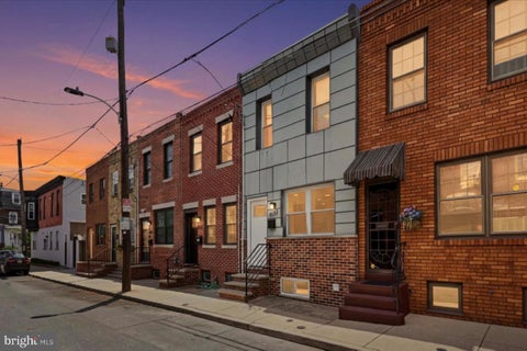Townhouse For Sale - 1632 S Clarion Street<br/> PHILADELPHIA, PA 19148