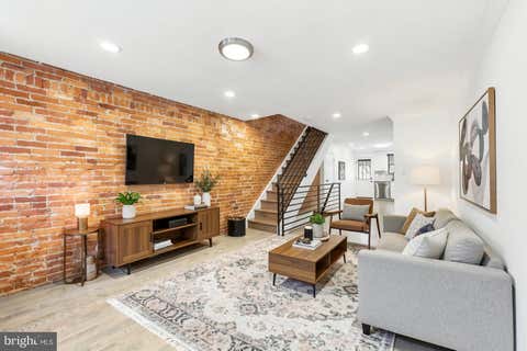 Townhouse For Sale - 1632 S Clarion Street<br/> Philadelphia County, PHILADELPHIA, PA 19148