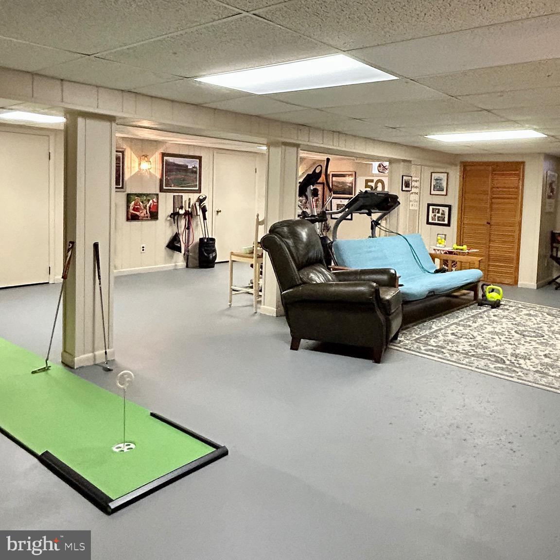 EXECUTIVE ESTATES - Residential