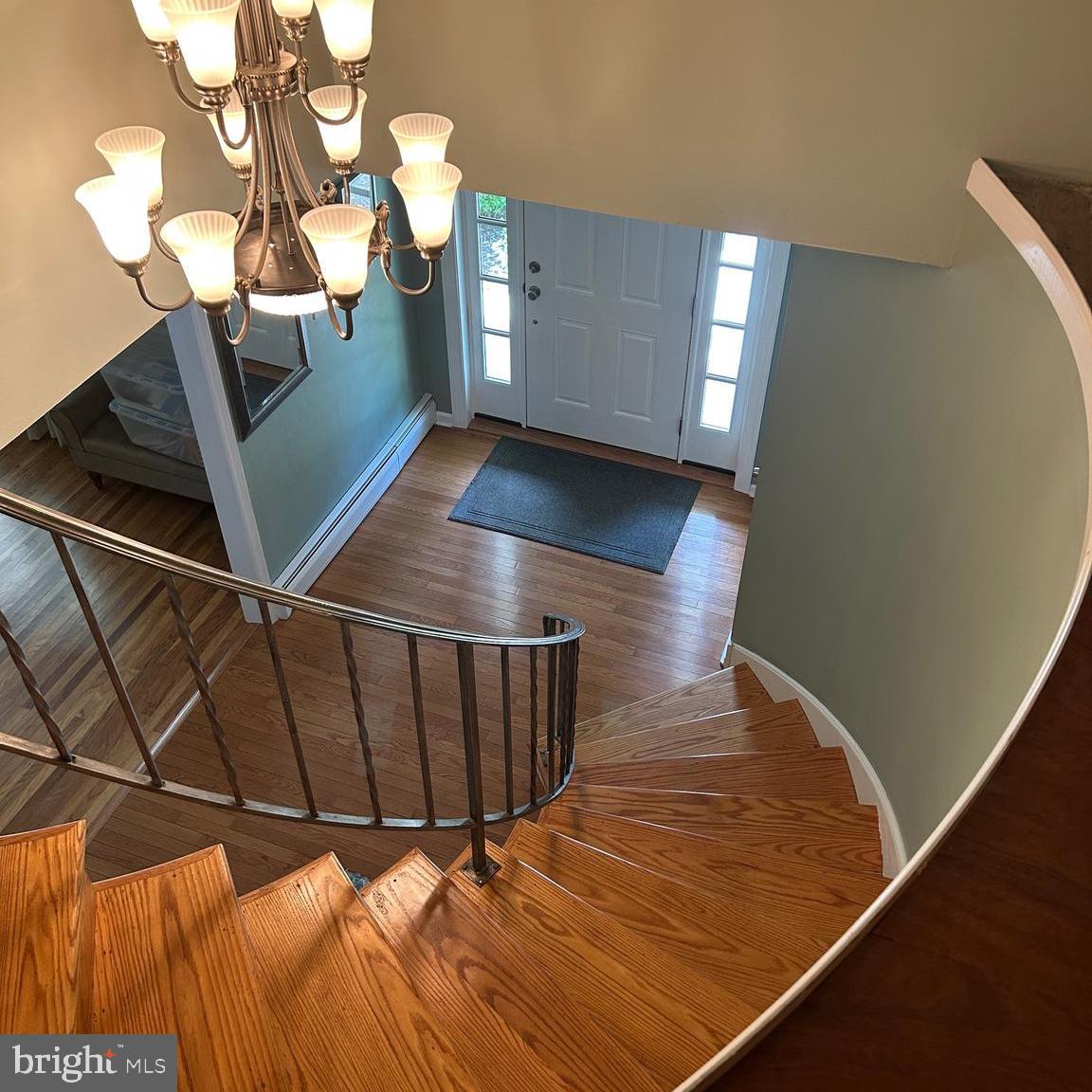 EXECUTIVE ESTATES - Residential